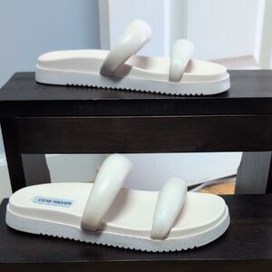 Steve Madden Madi Off-White Tubular Bubble Strap Leather Sandals  Size 8.5M NEW